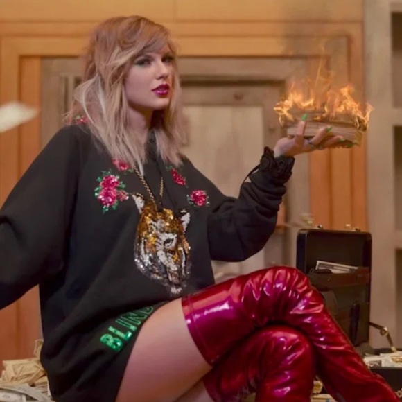 SOLD‼️ TAYLOR SWIFT CHRISTIAN LOUBOUTINS - Picture 5 of 12